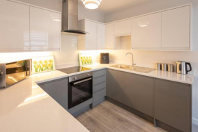 Stylish 1 Bed Apartment in Town Centre